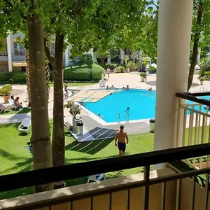 Royal 136 By Crown אילת