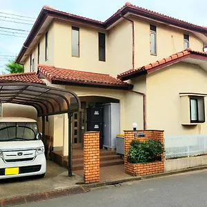 ディズニーランド徒歩圏内! 駐車場付の広い115m2戸建まるごと貸し切り! 民泊舞浜 ヴィラ 浦安市